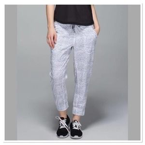 Lululemon Tearaway Pant Dottie Dash sz 8